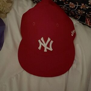 red yankees baseball cap